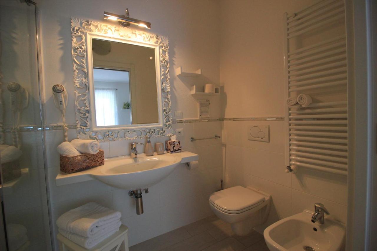 Rooms Il Punto Πεσκιέρα ντελ Γκάρντα Εξωτερικό φωτογραφία