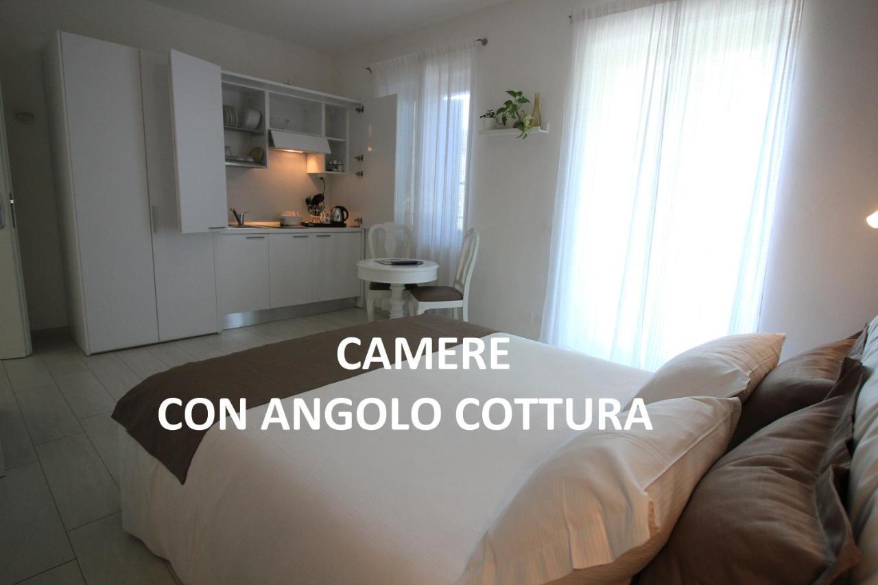 Rooms Il Punto Πεσκιέρα ντελ Γκάρντα Εξωτερικό φωτογραφία