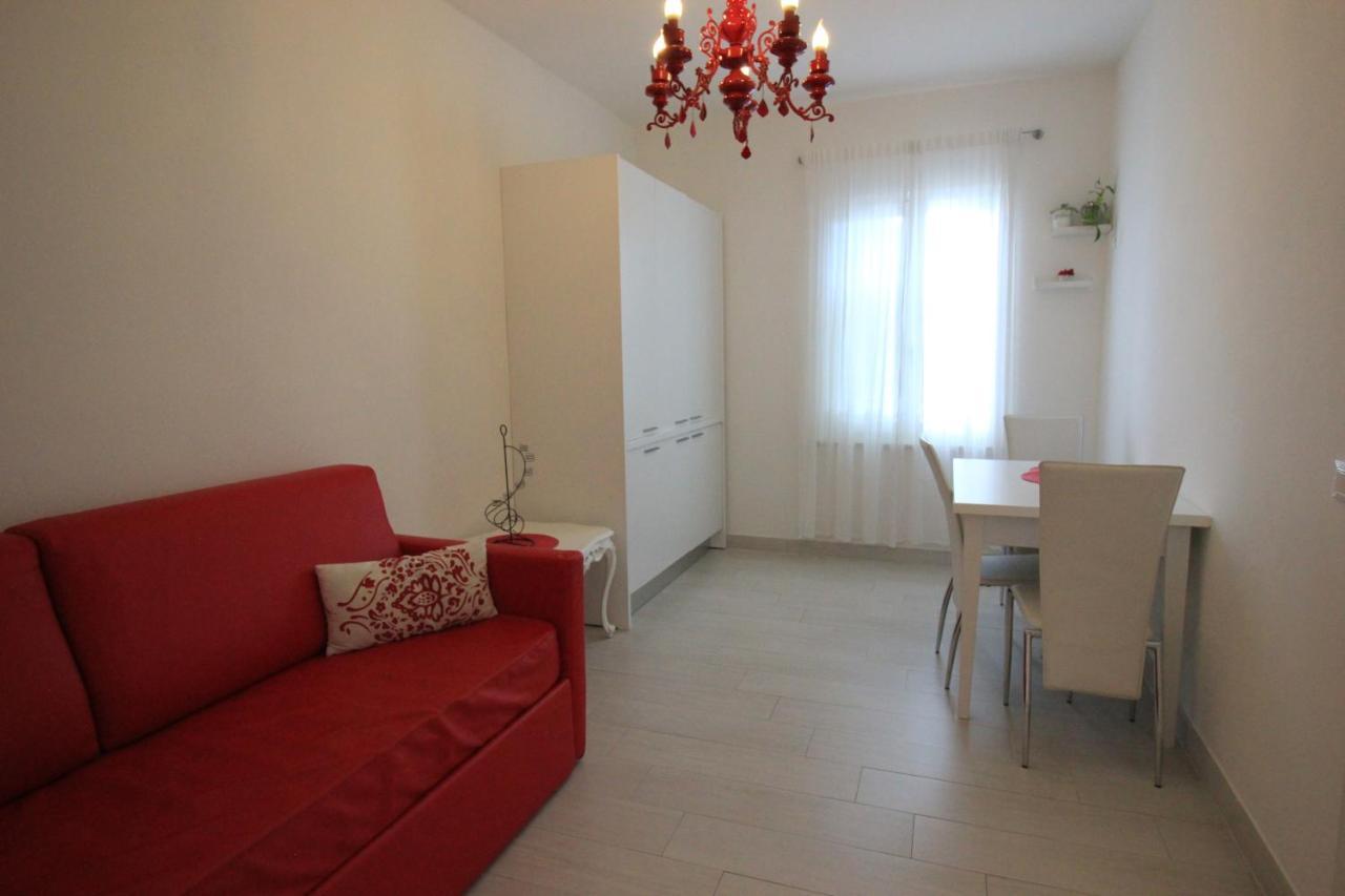 Rooms Il Punto Πεσκιέρα ντελ Γκάρντα Εξωτερικό φωτογραφία