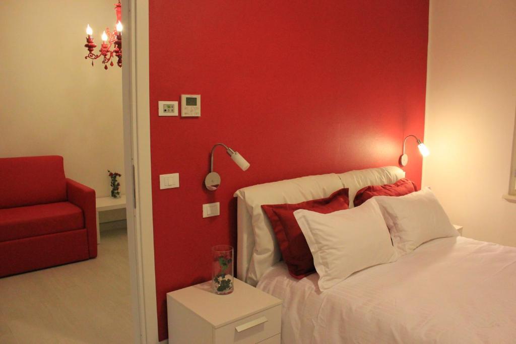 Rooms Il Punto Πεσκιέρα ντελ Γκάρντα Δωμάτιο φωτογραφία